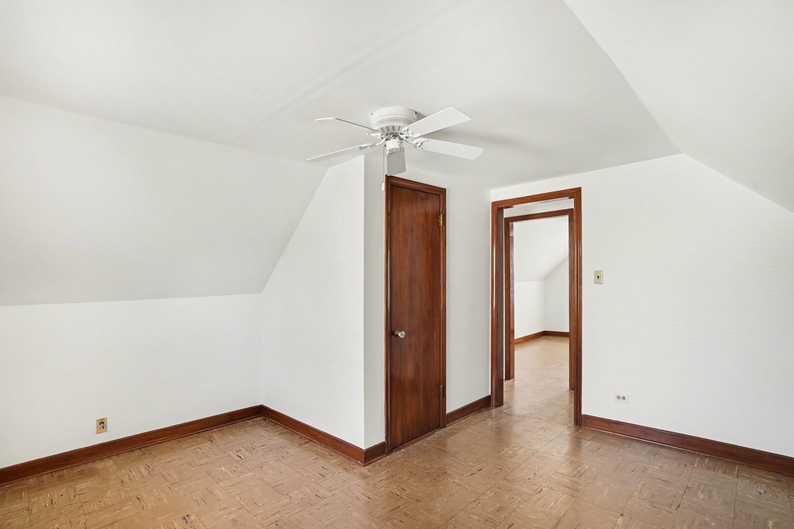 995 Swain Avenue Elmhurst, IL 60126 - Photo 8 of 17
