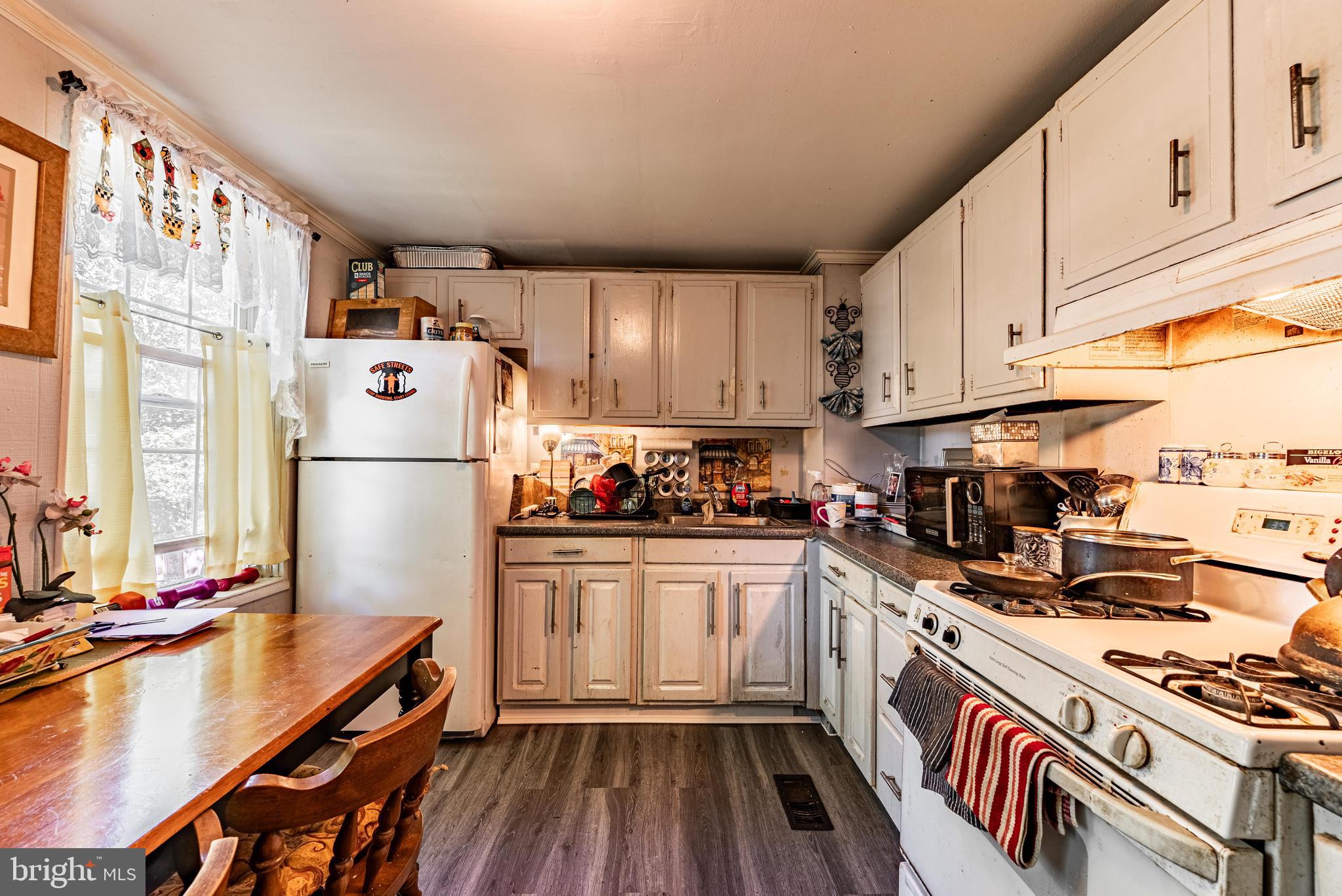 441 Roundview Road Baltimore, MD 21225 - Photo 8 of 25
