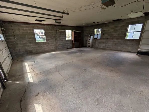 $279,900 | 19475 County Road 146, New Paris, IN 46553