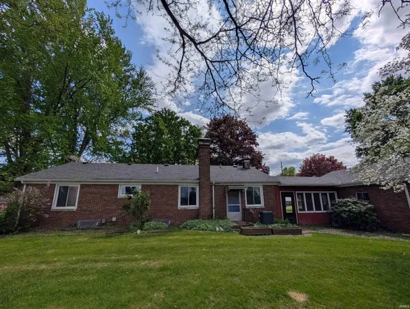 $279,900 | 19475 County Road 146, New Paris, IN 46553