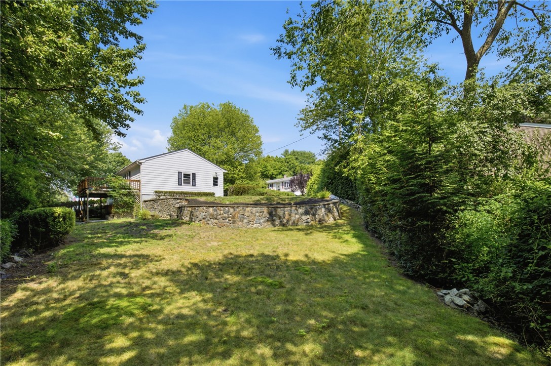251 Madeleine Avenue Woonsocket, RI 02895 - Photo 36 of 44