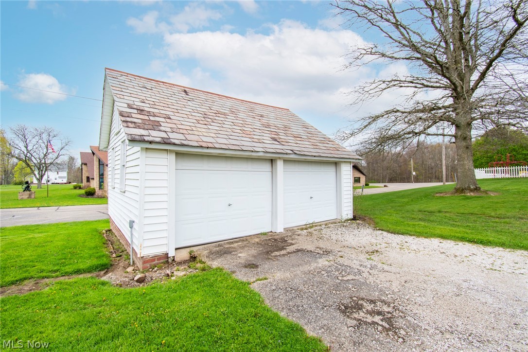 330 Valley Road Salem, OH 44460 - Photo 41 of 48 Two car garage