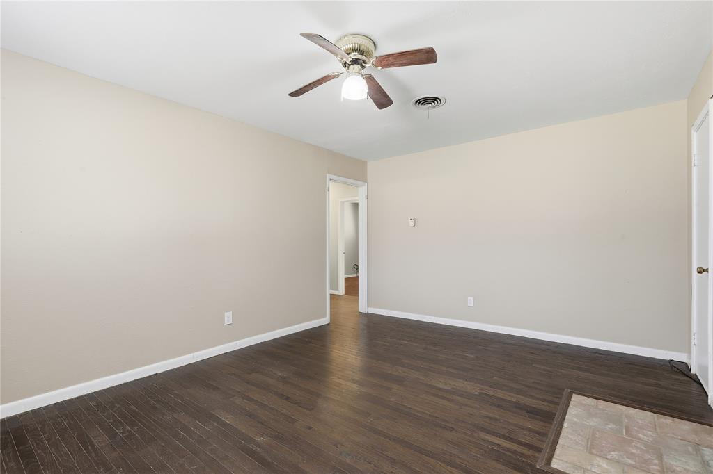 1552 Roma Lane Fort Worth, TX 76134 - Photo 14 of 33