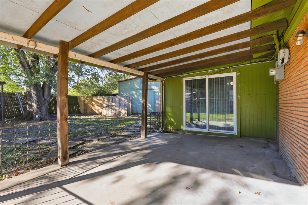 1552 Roma Lane Fort Worth, TX 76134 - Photo 26 of 33