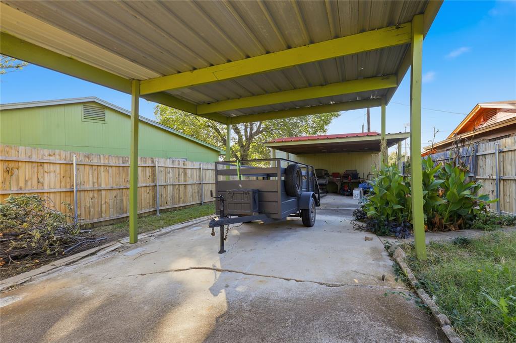 1552 Roma Lane Fort Worth, TX 76134 - Photo 3 of 33