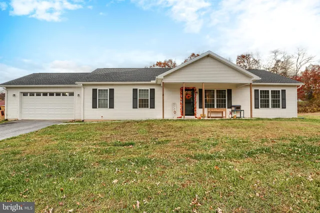 $370,000 | 405 Small Valley Road, Halifax, PA 17032