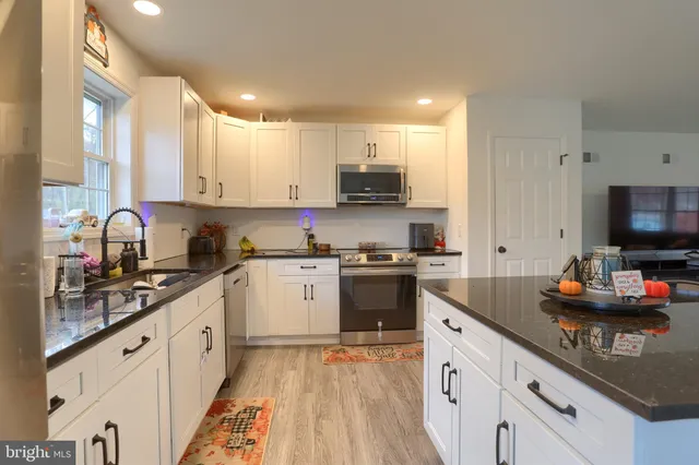 $370,000 | 405 Small Valley Road, Halifax, PA 17032