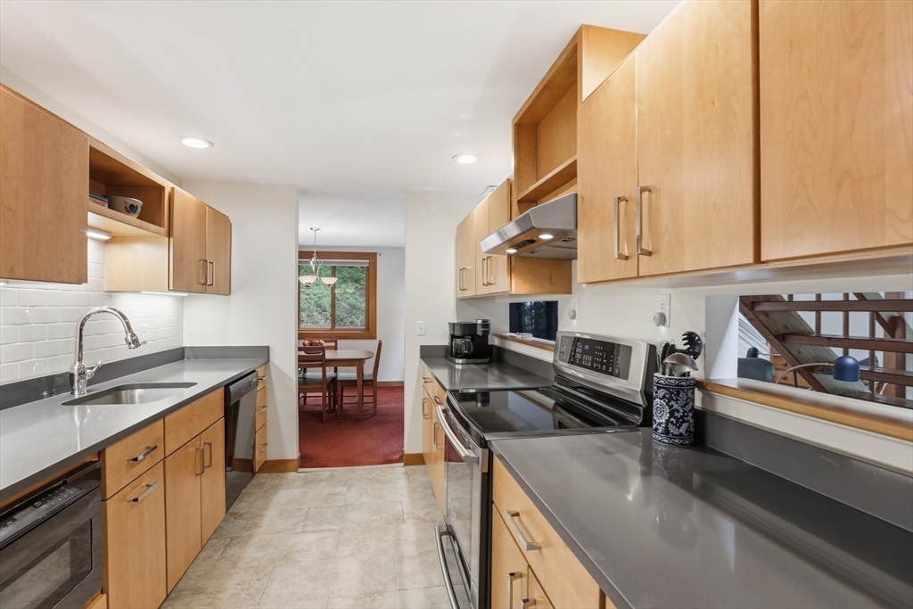 39 Hog Hill Road Pepperell, MA 01463 - Photo 7 of 42 Gallery Image 7