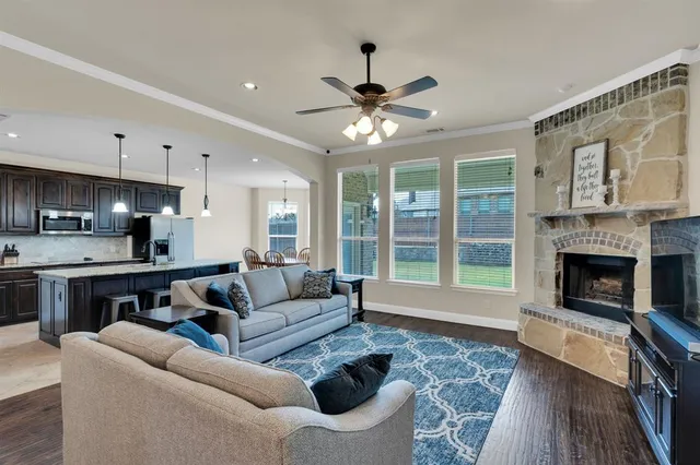 $400,000 | 402 Belmont Drive, Midlothian, TX 76065