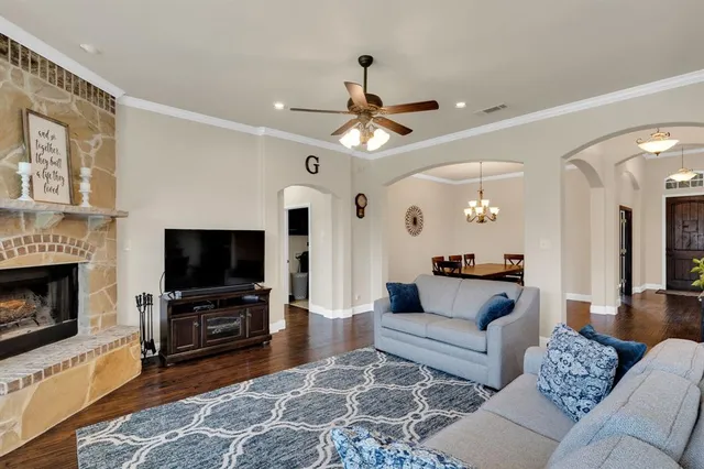 $400,000 | 402 Belmont Drive, Midlothian, TX 76065