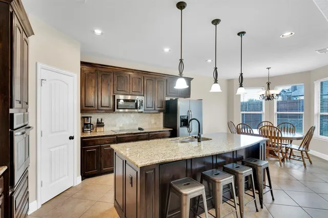 $400,000 | 402 Belmont Drive, Midlothian, TX 76065