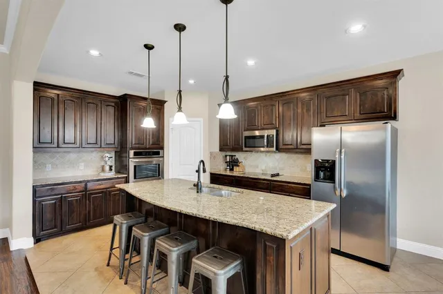 $400,000 | 402 Belmont Drive, Midlothian, TX 76065