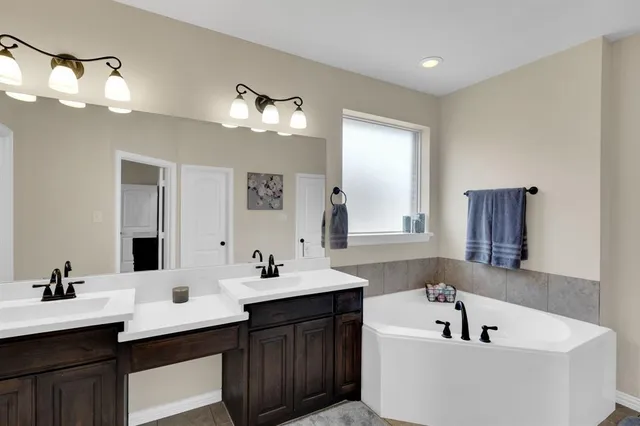 $400,000 | 402 Belmont Drive, Midlothian, TX 76065