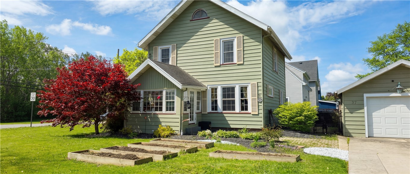 37 Clinton Street Batavia, NY 14020 - Photo 2 of 17 Side