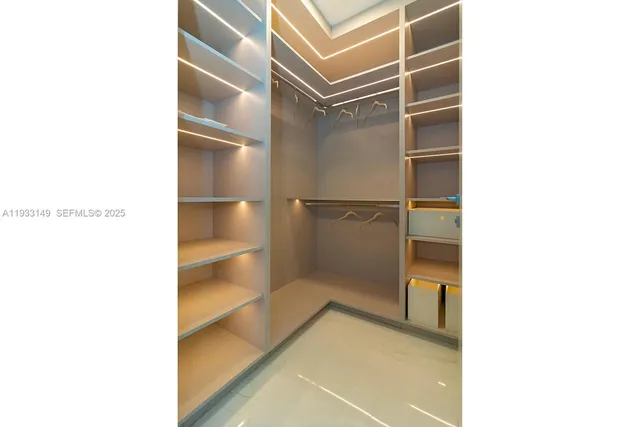 $6,950,000 | 300 Biscayne Blvd Way, Unit 1901, Miami, FL 33131