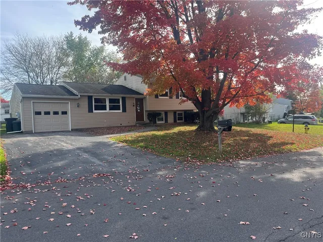 $2,350 | 8180 Mantova Drive, Clay, NY 13041