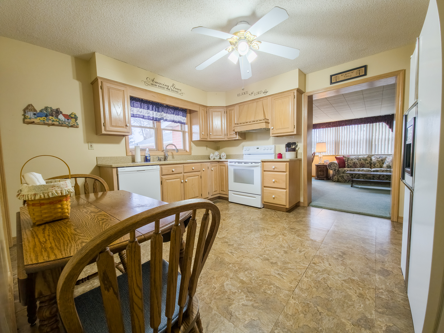 116 Forio Avenue Mount Carmel, IL 62863 - Photo 7 of 36