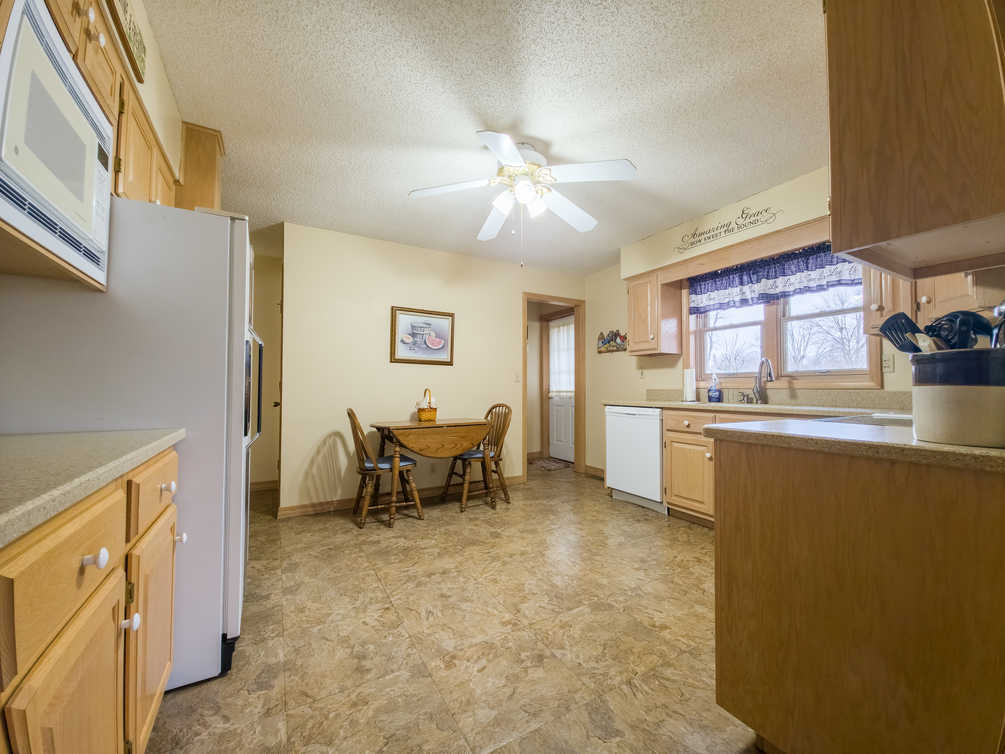 116 Forio Avenue Mount Carmel, IL 62863 - Photo 8 of 36