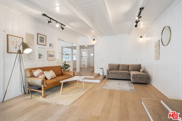 $12,000 | 4607 Willowcrest Avenue, North Hollywood, CA 91602