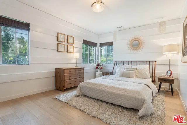 $12,000 | 4607 Willowcrest Avenue, North Hollywood, CA 91602