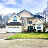 $906,000 | 10 Debron Court, Centereach, NY 11720