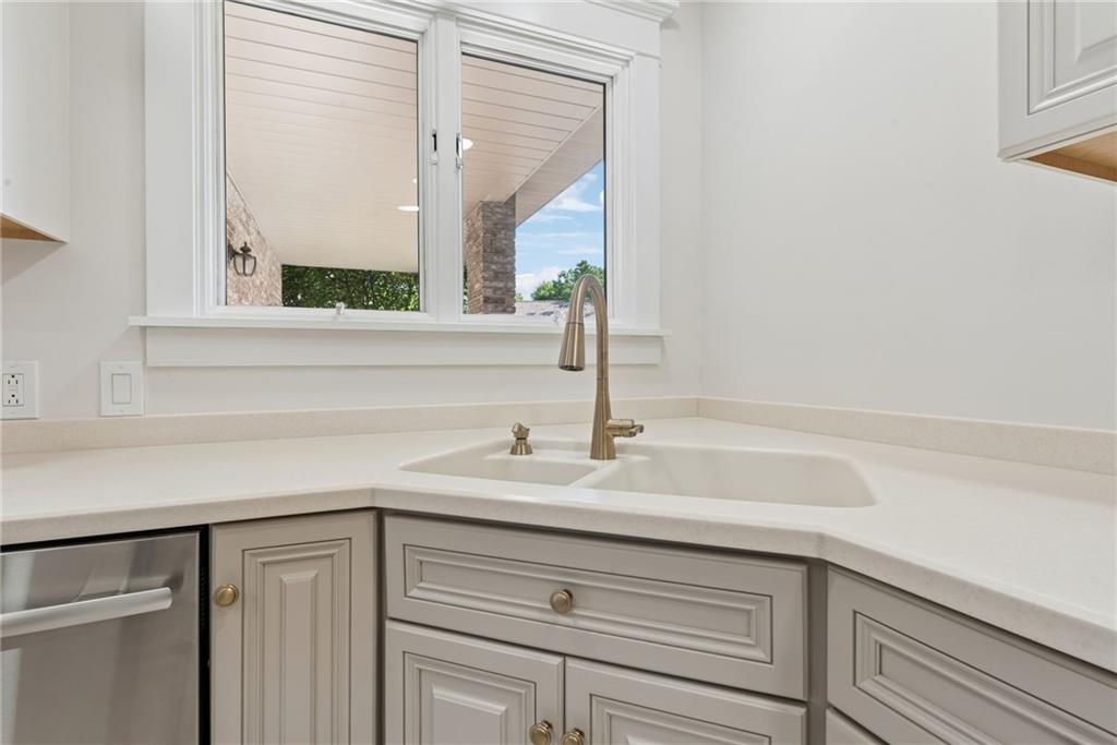 1307 Player Way Gibsonia, PA 15044 - Photo 21 of 42