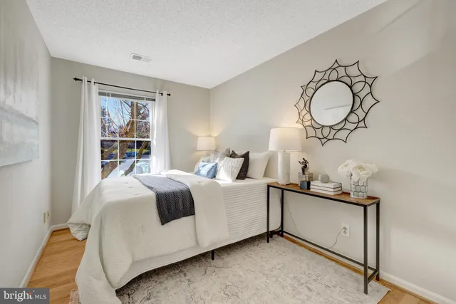 $365,000 | 3802 Green Ridge Court, Unit 202, Fairfax, VA 22033