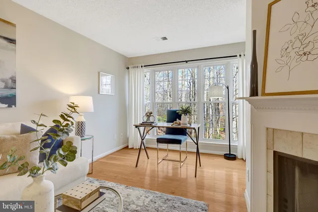 $365,000 | 3802 Green Ridge Court, Unit 202, Fairfax, VA 22033