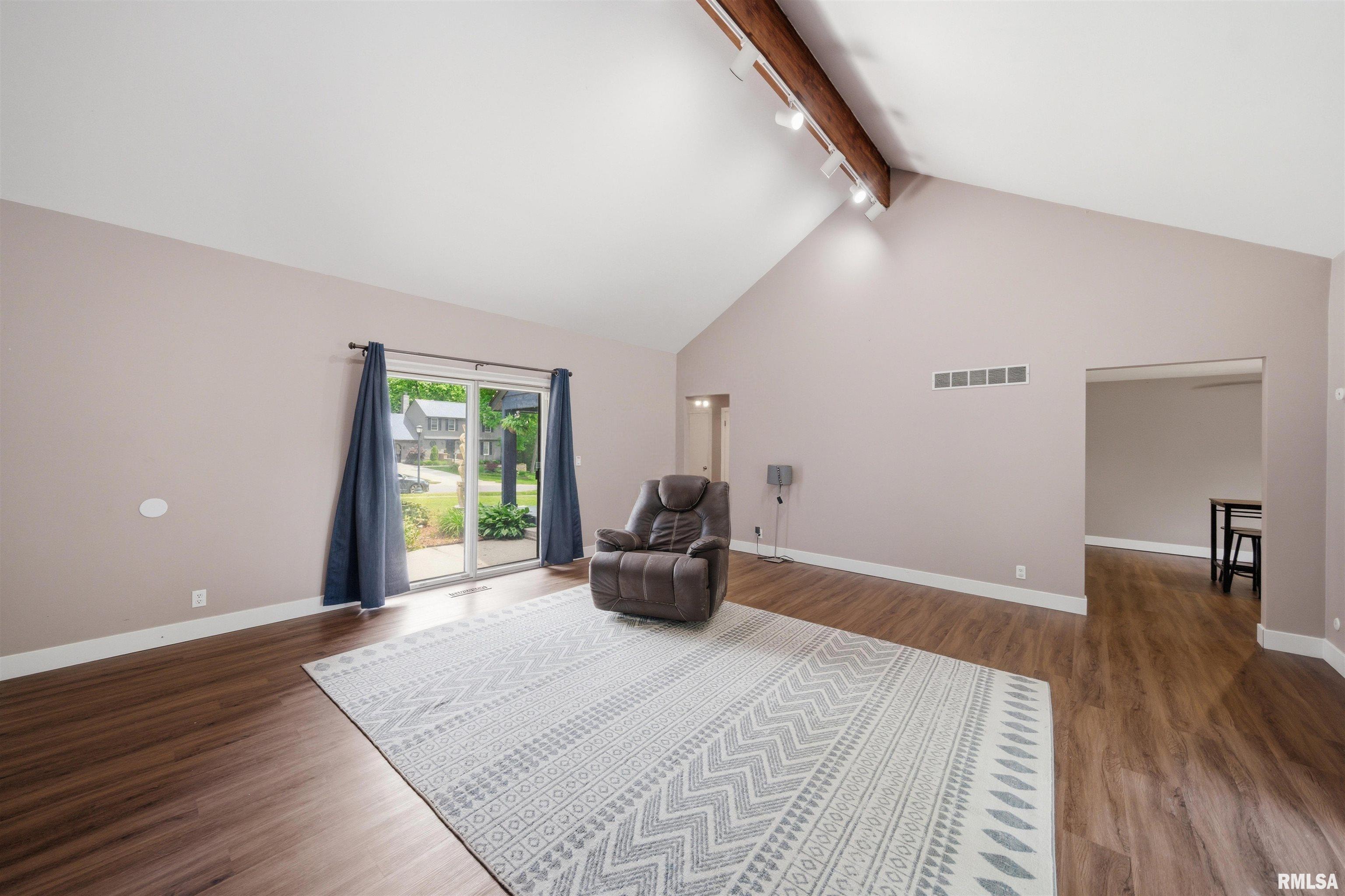 6229 North Post Oak Road Peoria, IL 61615 - Photo 5 of 56 Gallery Image 5