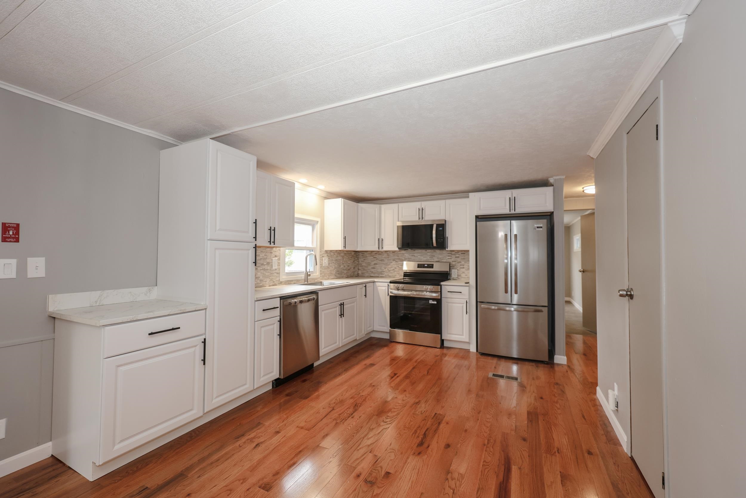 62 Roger Road Goffstown, NH 03045 - Photo 7 of 28