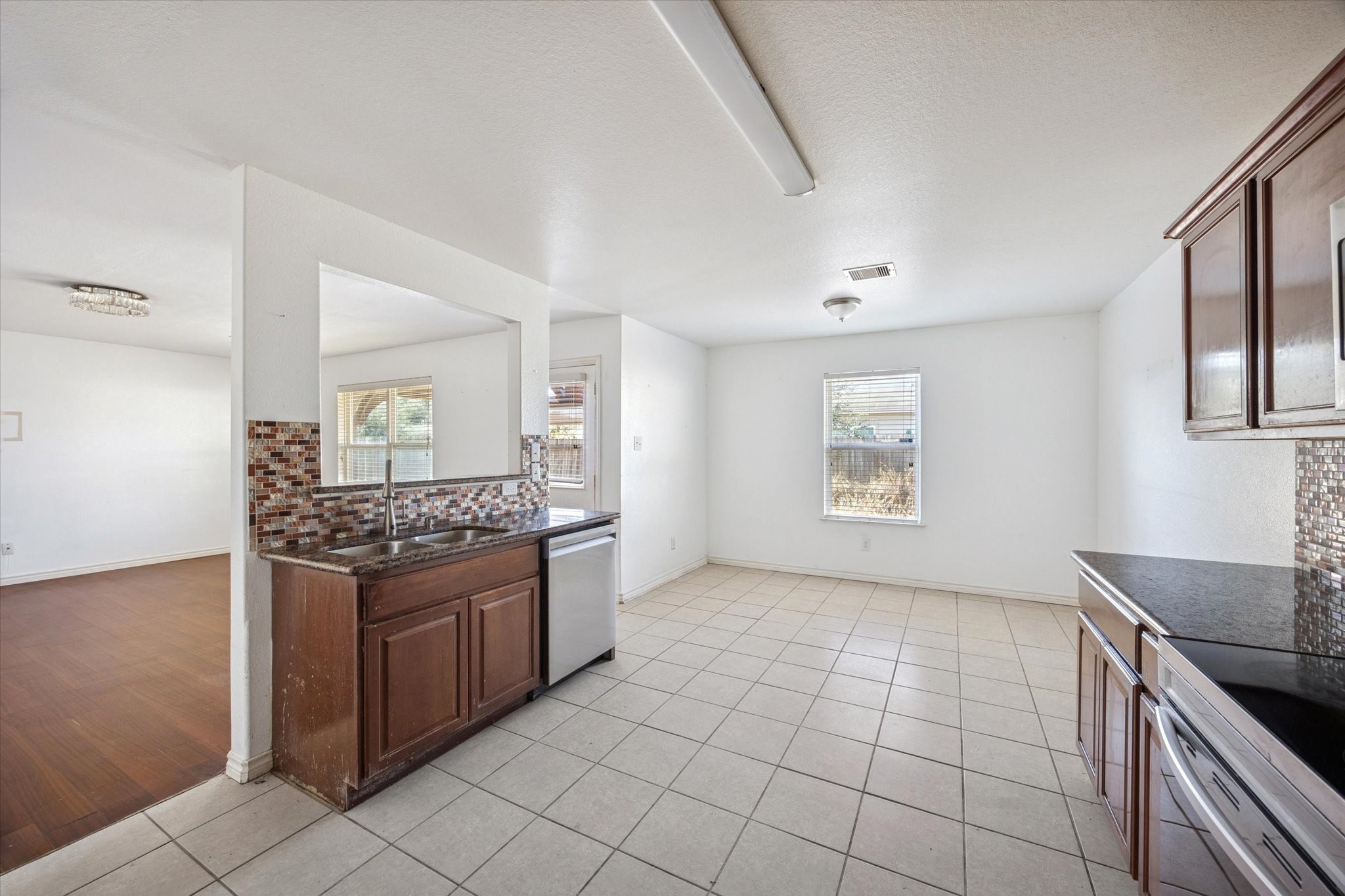 11226 Hall Ridge Court Houston, TX 77075 - Photo 5 of 14