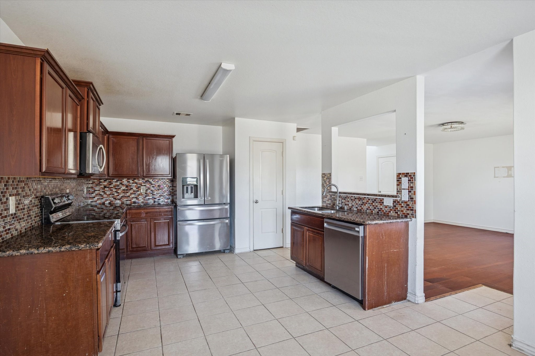 11226 Hall Ridge Court Houston, TX 77075 - Photo 7 of 14