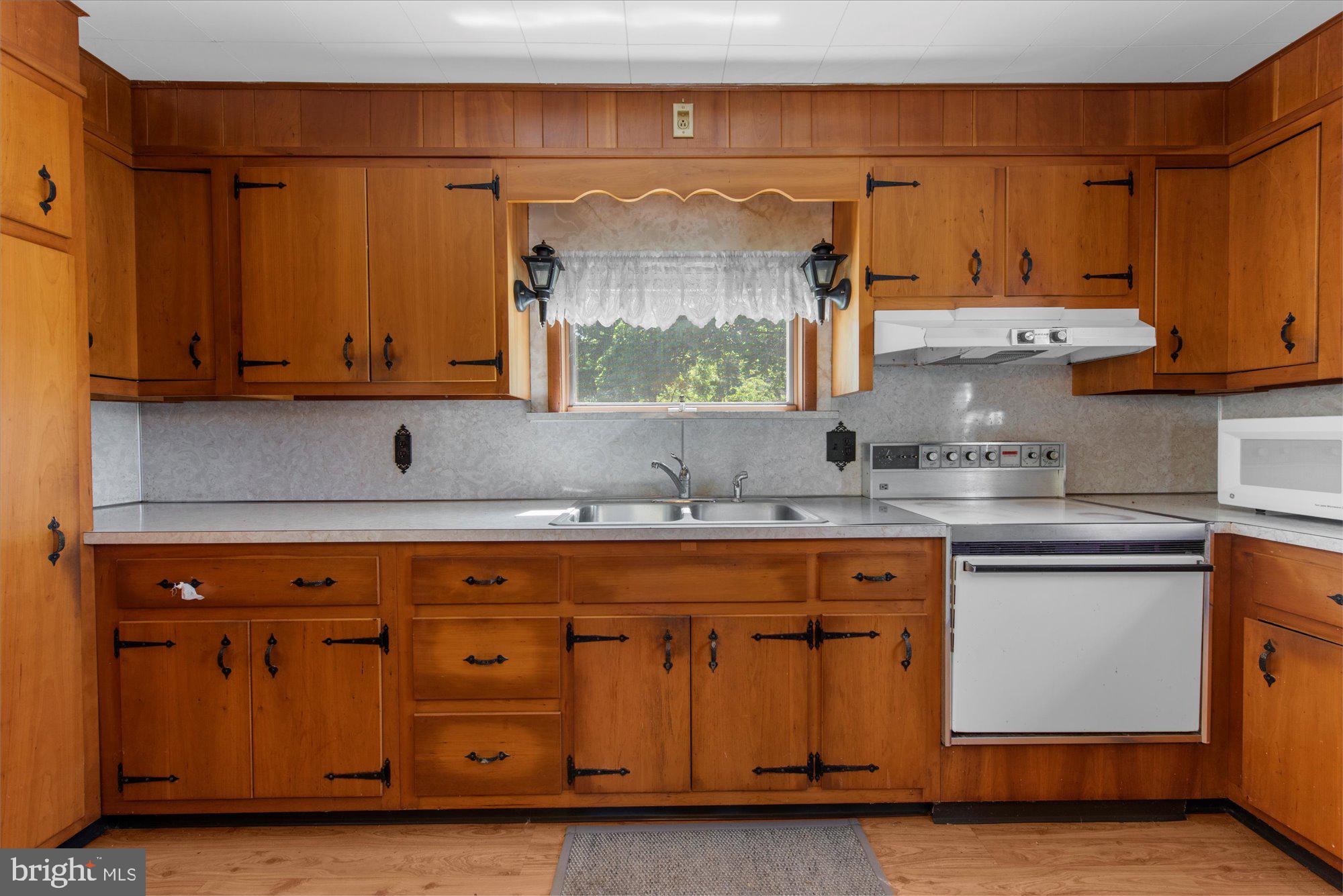 2138 Hill Road Perkiomenville, PA 18074 - Photo 8 of 50 Gallery Image 8