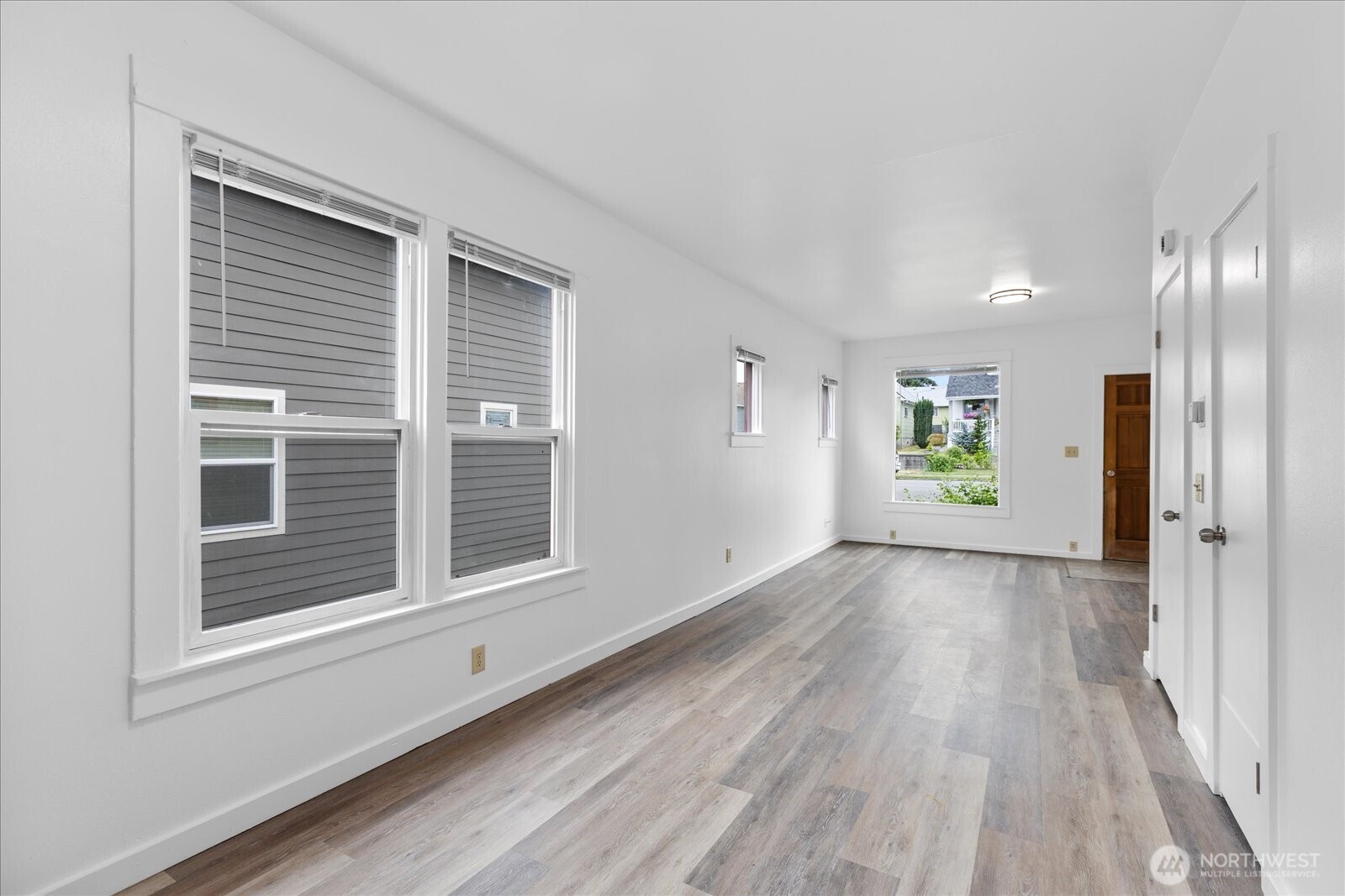 2307 Rockefeller Avenue Everett, WA 98201 - Photo 5 of 28
