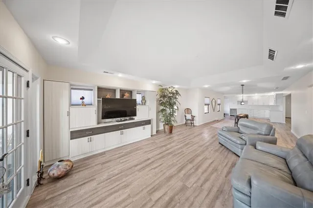 $1,450,000 | 808 East 10th Street, Kansas City, MO 64106