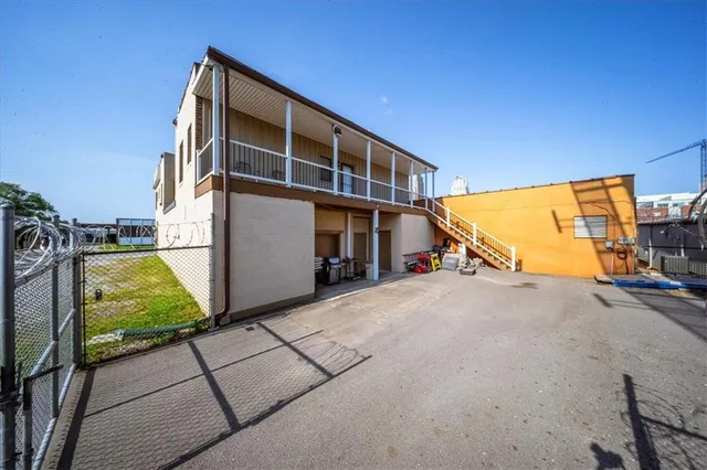 $1,450,000 | 808 East 10th Street, Kansas City, MO 64106