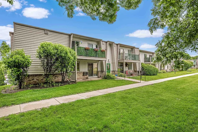 $195,000 | 2420 Independence Lane, Unit 212, Madison, WI 53704
