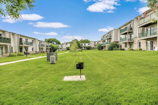 $195,000 | 2420 Independence Lane, Unit 212, Madison, WI 53704