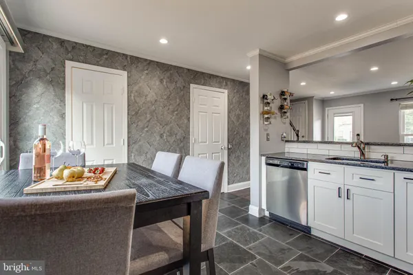 $3,200 | 6608 High Valley Lane, Alexandria, VA 22315