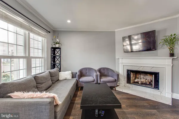 $3,200 | 6608 High Valley Lane, Alexandria, VA 22315