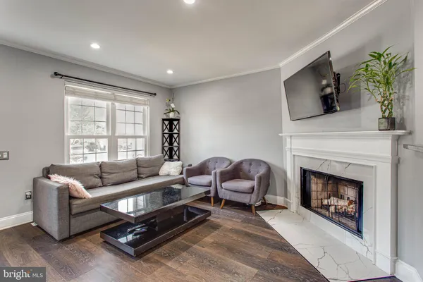 $3,200 | 6608 High Valley Lane, Alexandria, VA 22315