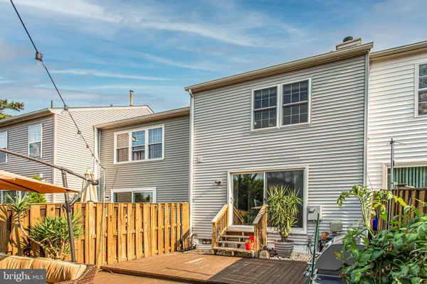 $3,200 | 6608 High Valley Lane, Alexandria, VA 22315