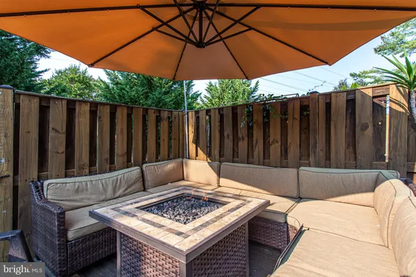 $3,200 | 6608 High Valley Lane, Alexandria, VA 22315