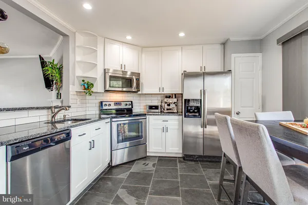 $3,200 | 6608 High Valley Lane, Alexandria, VA 22315