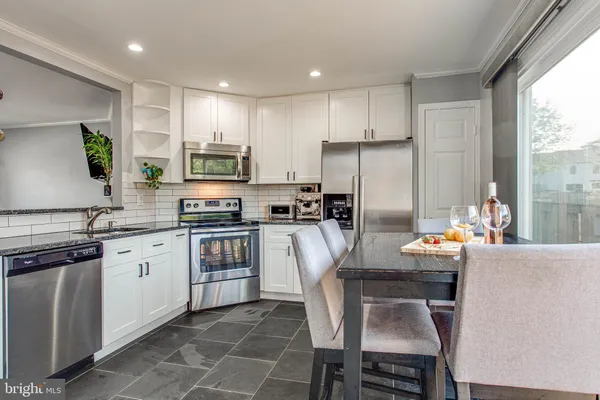 $3,200 | 6608 High Valley Lane, Alexandria, VA 22315