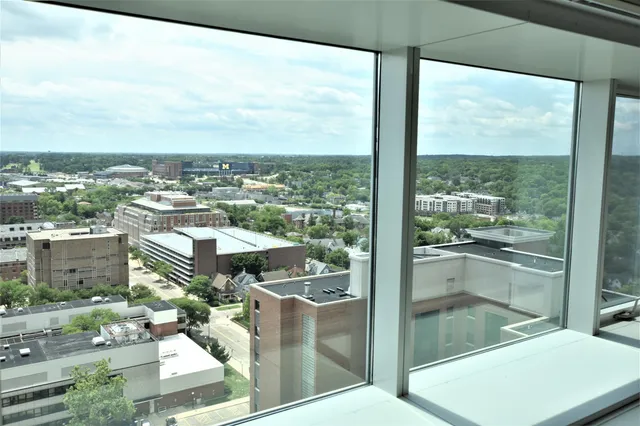 $229,000 | 555 East William Street, Unit 22L, Ann Arbor, MI 48104