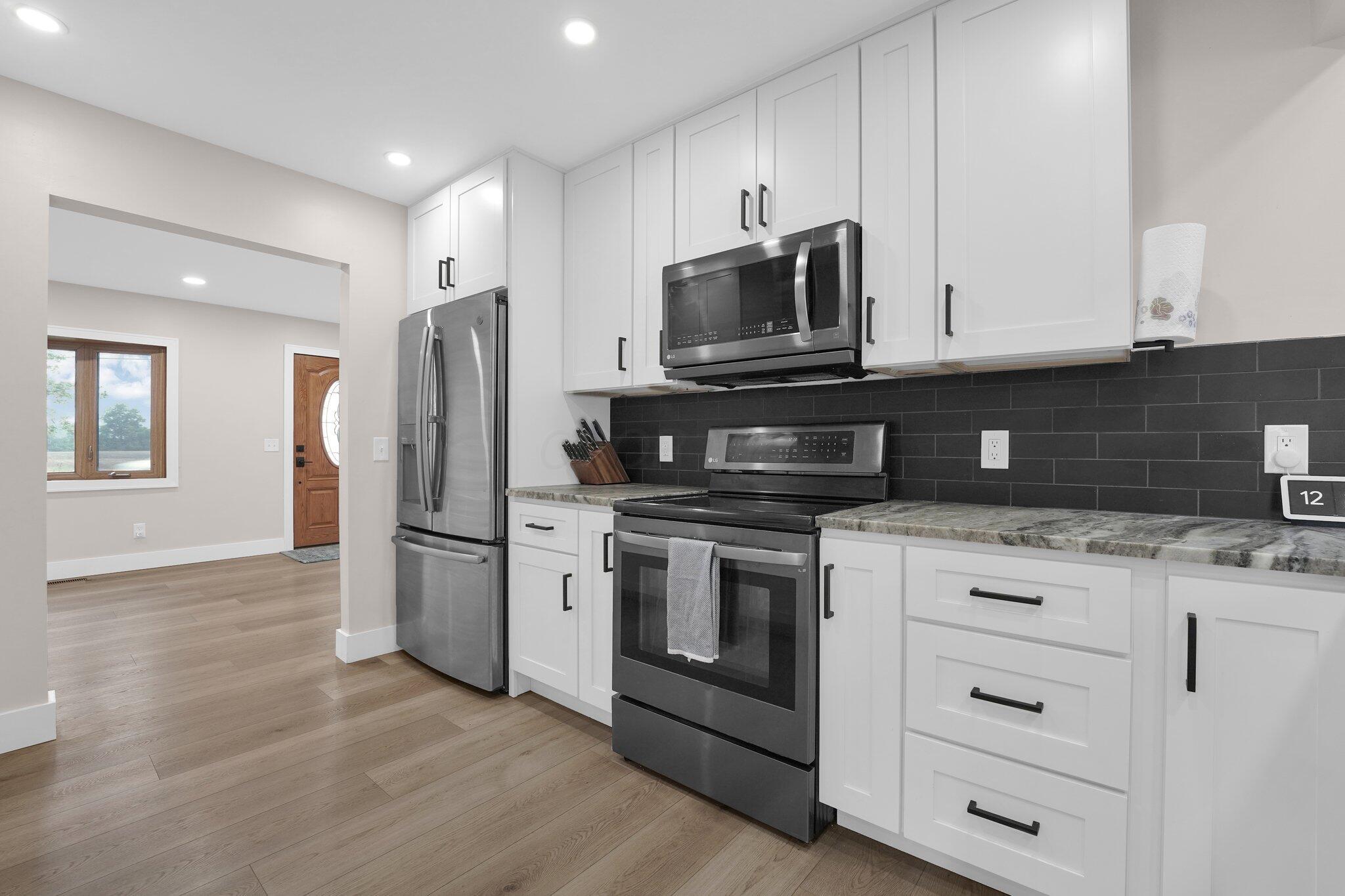 5524 Cosgray Road Dublin, OH 43016 - Photo 14 of 35 Modern appliances