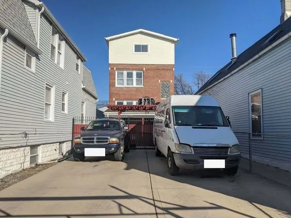 $1,500 | 2131 North Lorel Avenue, Unit 1, Chicago, IL 60639