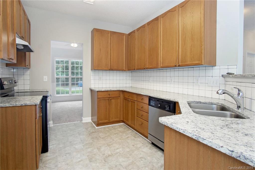 819 Knightsbridge Road Fort Mill, SC 29708 - Photo 2 of 17