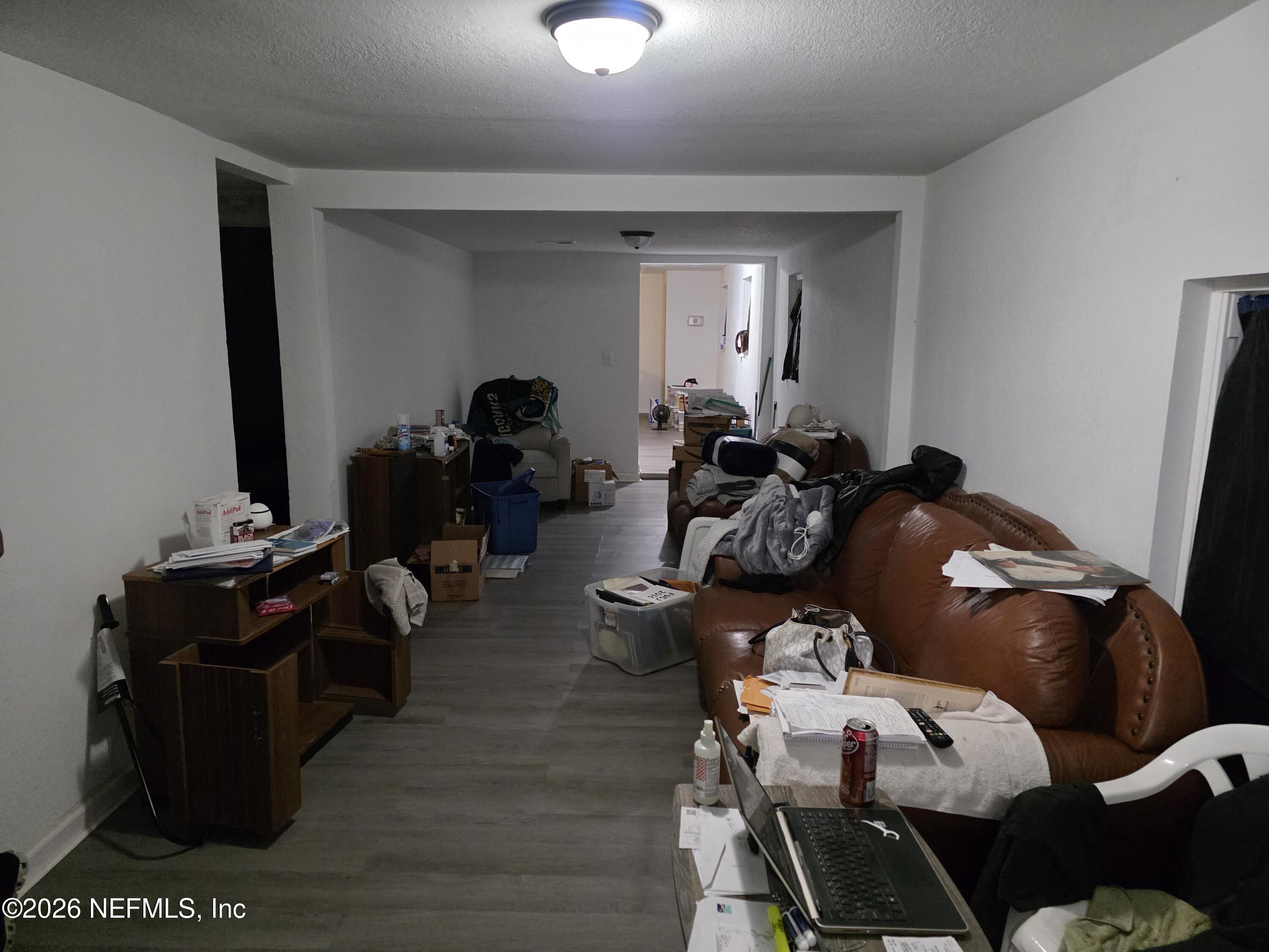 1949 West 6th Street Jacksonville, FL 32209 - Photo 3 of 15 a living room with furniture